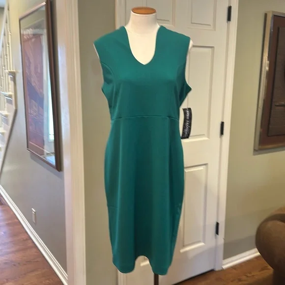 NWT Nina Leonard Sz Large Kelly Green Crepe (?) Sheath Shift Dress - Picture 1 of 7